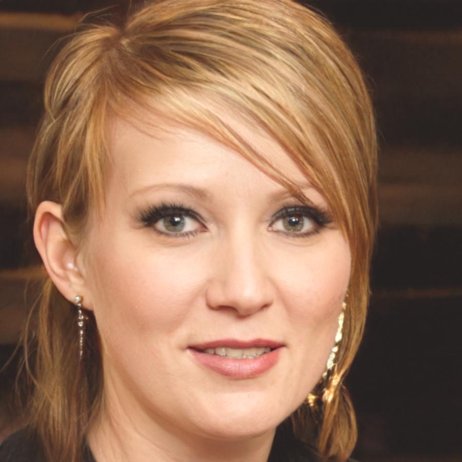 Investment instructor specializing in Korean market analysis